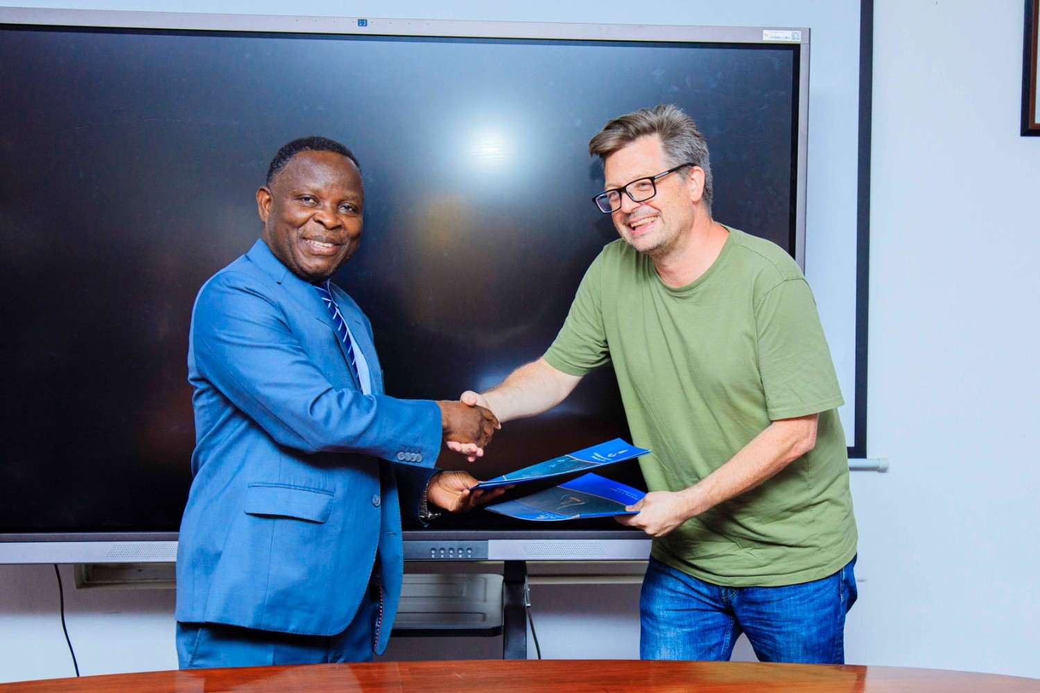 Natural History Museum Renew Partnership